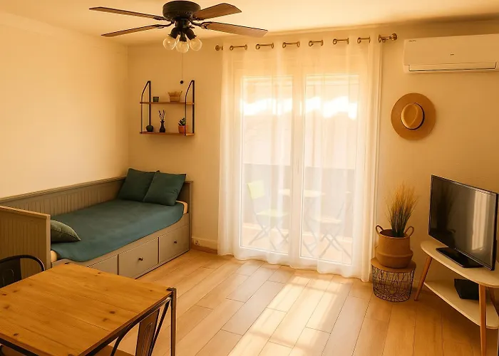 COSY Appartement confort de 50m2 à 150m de la Mer et du Centre ville, parking gratuit